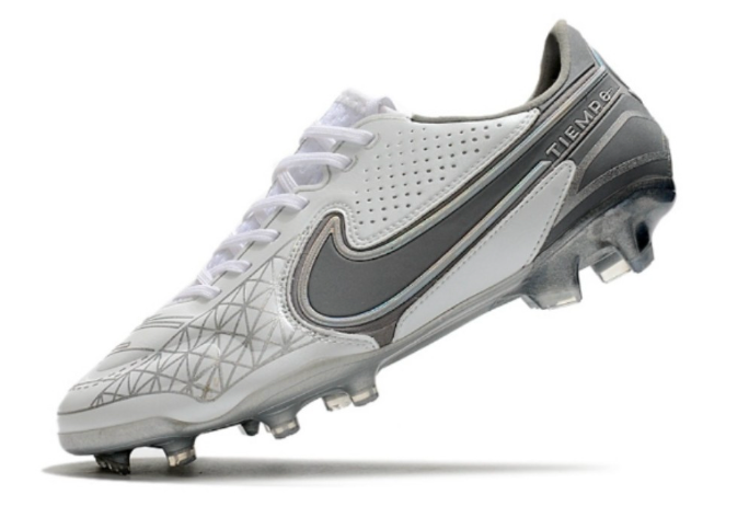 Nike Tiempo