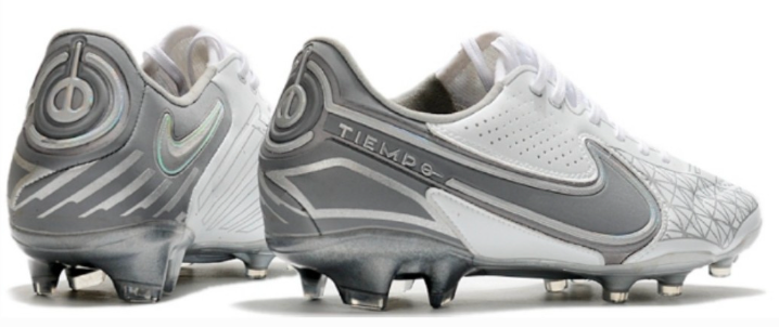 Nike Tiempo